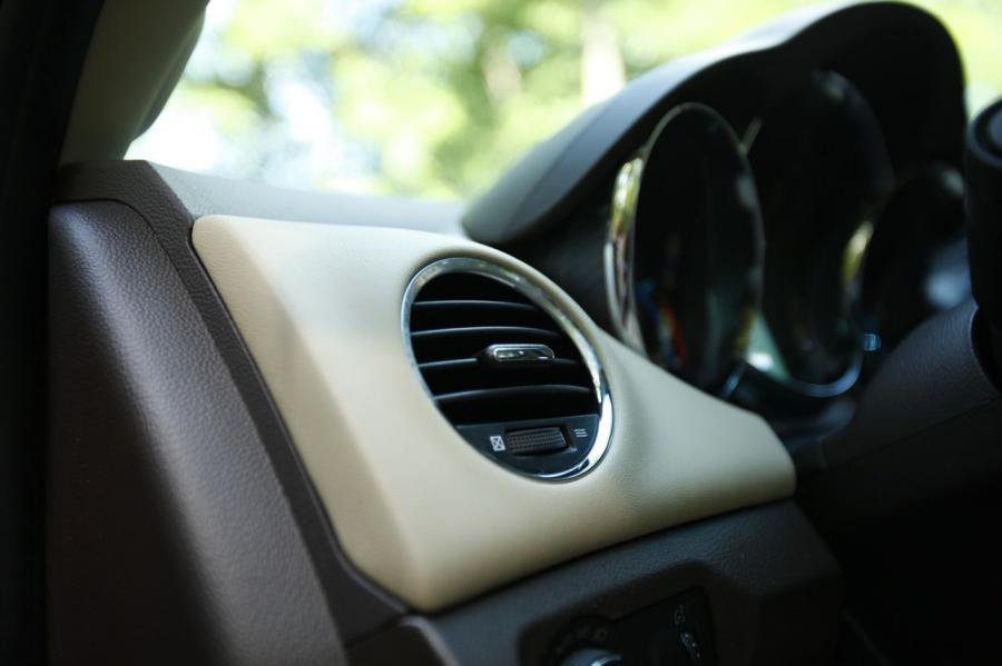  Chevrolet Cruze 2011 года  (фото 18 из 61)